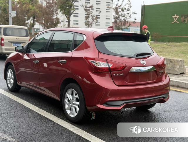 Nissan Tiida 2021 Красный из Китая, фото 4