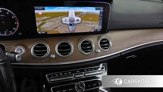 Mercedes-Benz E-Class W213 2018 Серый из Кореи, фото 4