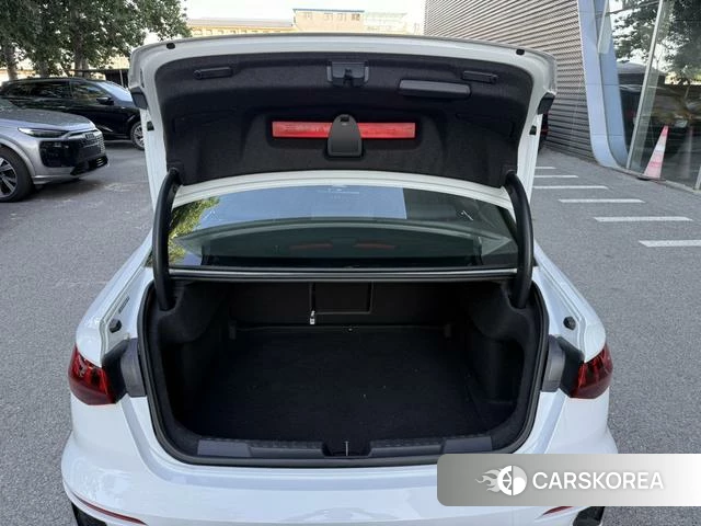 Audi A3 2024 Белый из Китая, фото 4