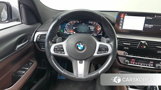 BMW 6 Series GT (G32) 2023 Серебристо-серый из Кореи, фото 4