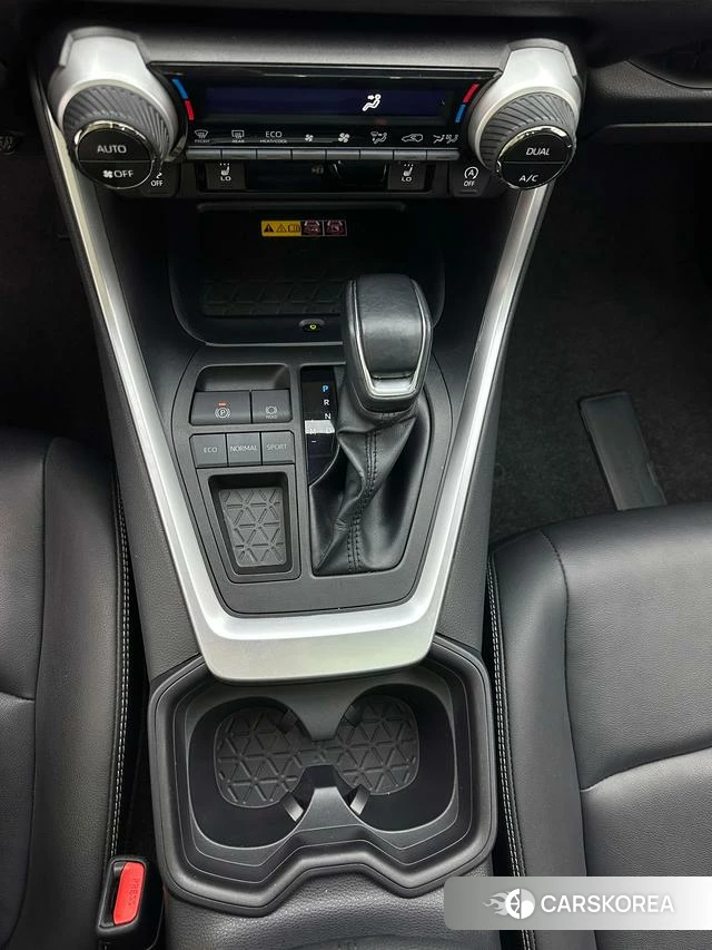 Toyota RAV4 2024 Черный из Китая, фото 4
