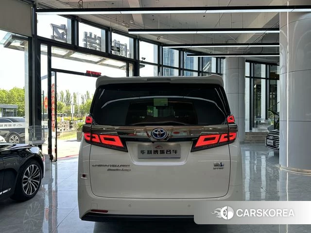 Toyota Vellfire 2022 Белый из Китая, фото 4
