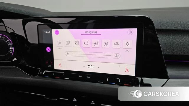 Volkswagen Golf 8th Generation 2022 Белый из Кореи, фото 4