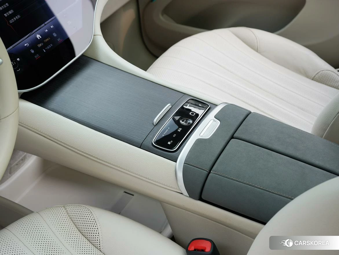 Mercedes-Benz EQS 2023 Черный из Китая, фото 4