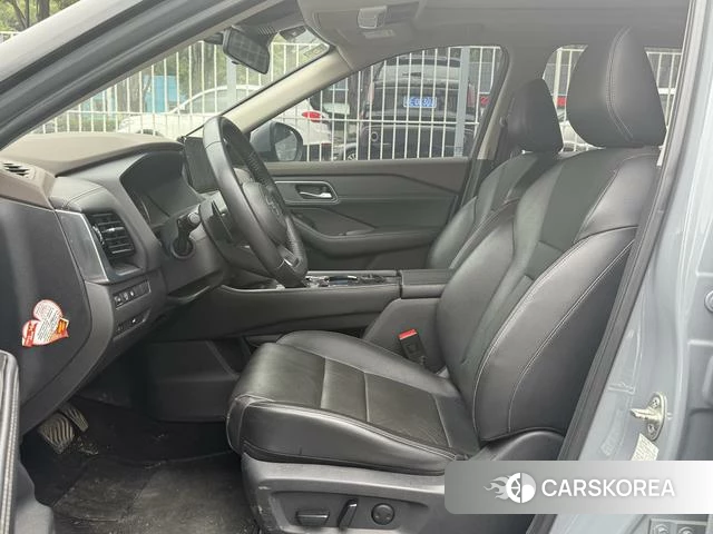 Nissan X-Trail 2022 Серебристо-серый из Китая, фото 4