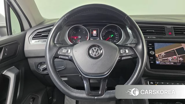 Volkswagen Tiguan second Generation 2019 Белый из Кореи, фото 4