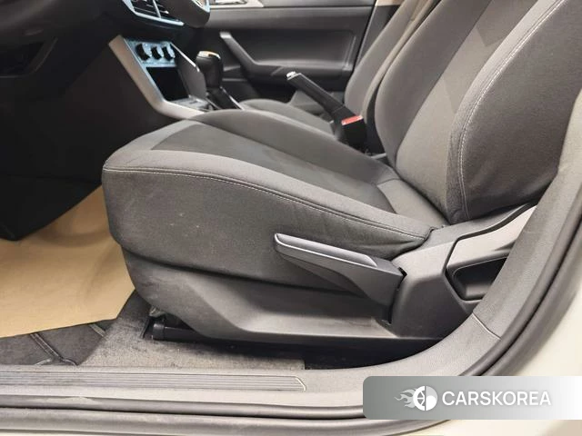 Volkswagen Polo 2023 Белый из Китая, фото 4