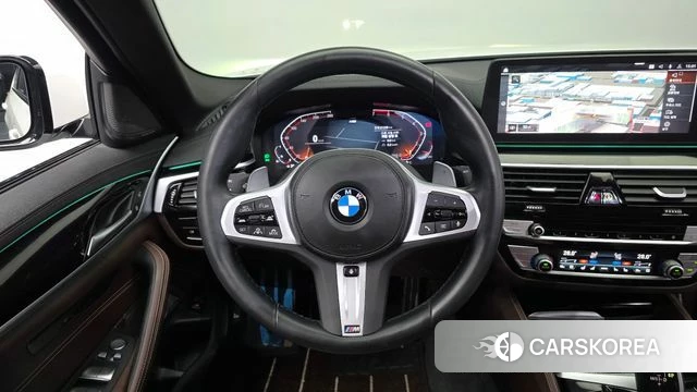 BMW 5 Series (G30) 2023 Белый из Кореи, фото 4