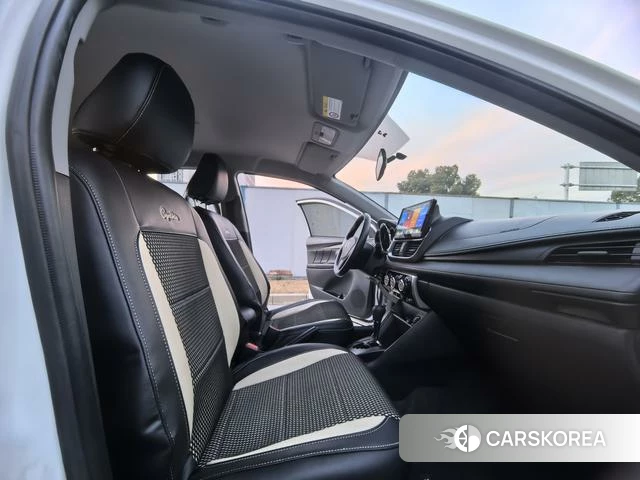 Toyota Yaris L 2021 Белый из Китая, фото 4