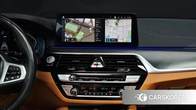 BMW 5 Series (G30) 2022 Черный из Кореи, фото 4