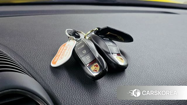 Porsche 718 Boxster 2024 Желтый из Кореи, фото 4