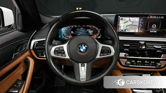 BMW 5 Series (G30) 2023 Белый из Кореи, фото 4