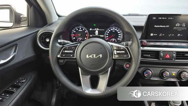 Kia The New K3 2nd generation 2023 Белый из Кореи, фото 4