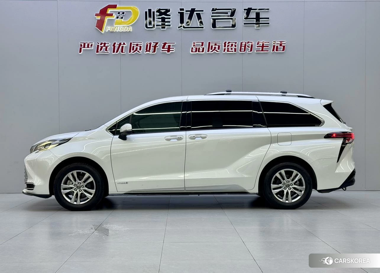 Toyota Sienna 2021 Белый из Китая, фото 4