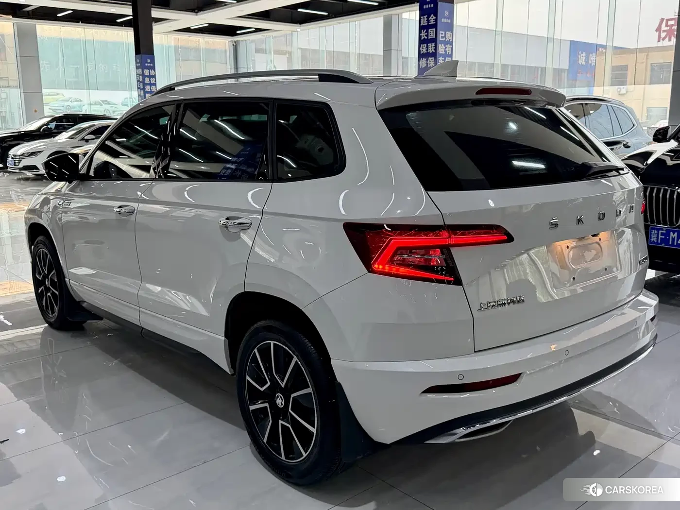 Skoda Karoq 2023 Белый из Китая, фото 4