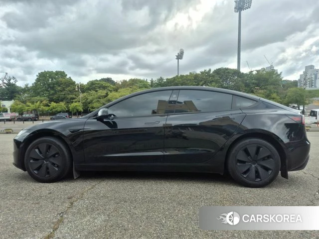 Tesla Model 3 2026 Черный из Кореи, фото 4