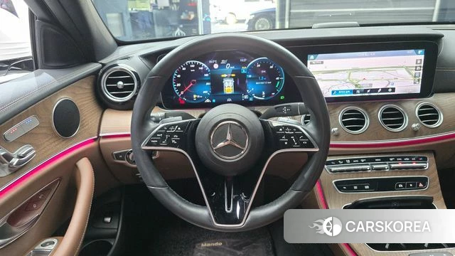 Mercedes-Benz E-Class W213 2022 Белый из Кореи, фото 4