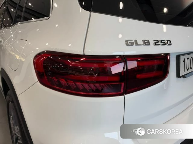 Mercedes-Benz GLB-Class X247 2025 Белый из Кореи, фото 4