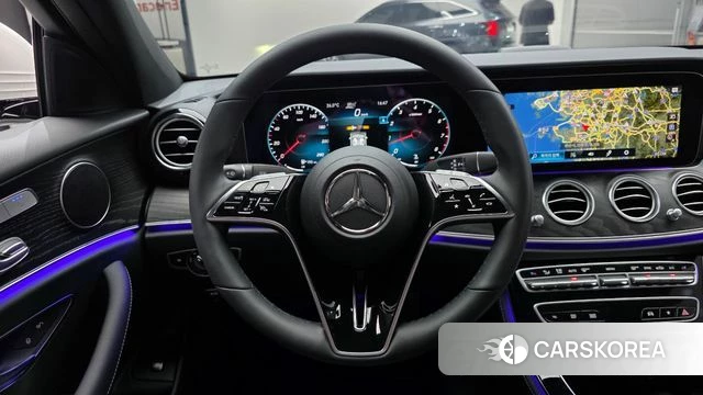 Mercedes-Benz E-Class W213 2023 Белый из Кореи, фото 4