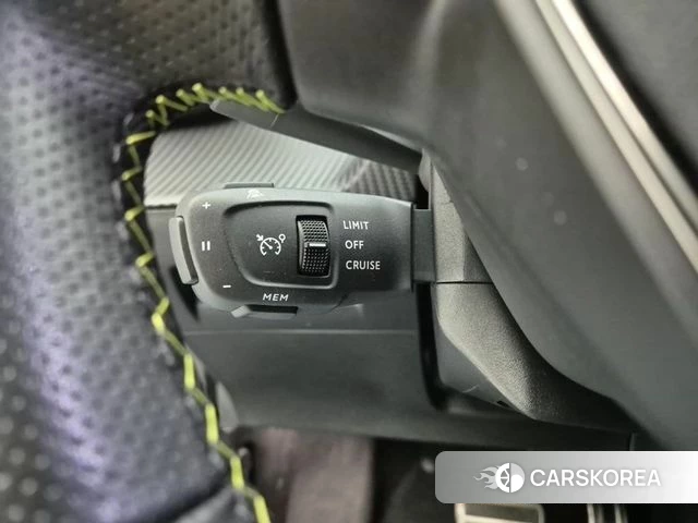 Peugeot e-2008 second generation 2022 Синий из Кореи, фото 4
