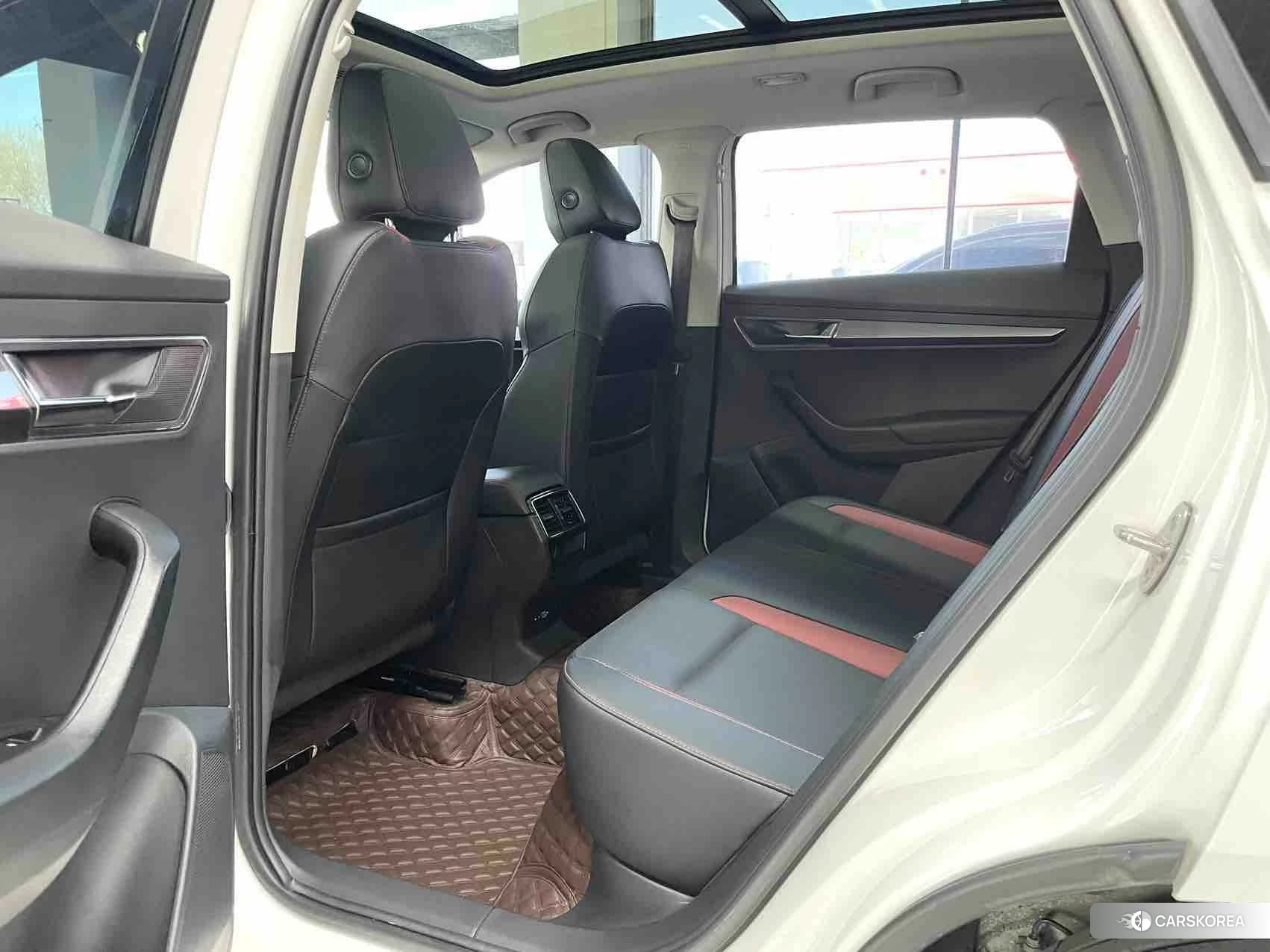 Skoda Karoq 2021 Белый из Китая, фото 4