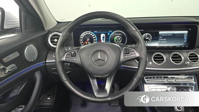 Mercedes-Benz E-Class W213 2018 Серебряный из Кореи, фото 4
