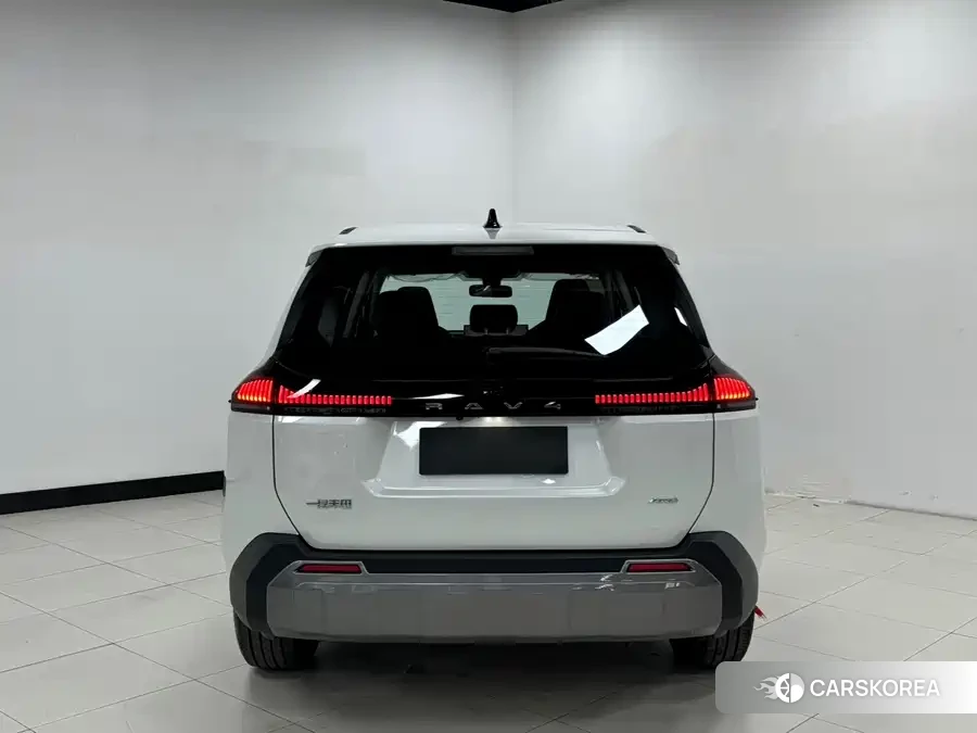 Новый Toyota RAV4 2026 Белый из Китая, фото 3