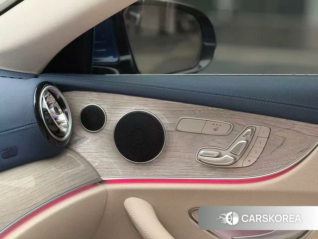 Mercedes-Benz E-Class 2023 Синий из Китая, фото 4