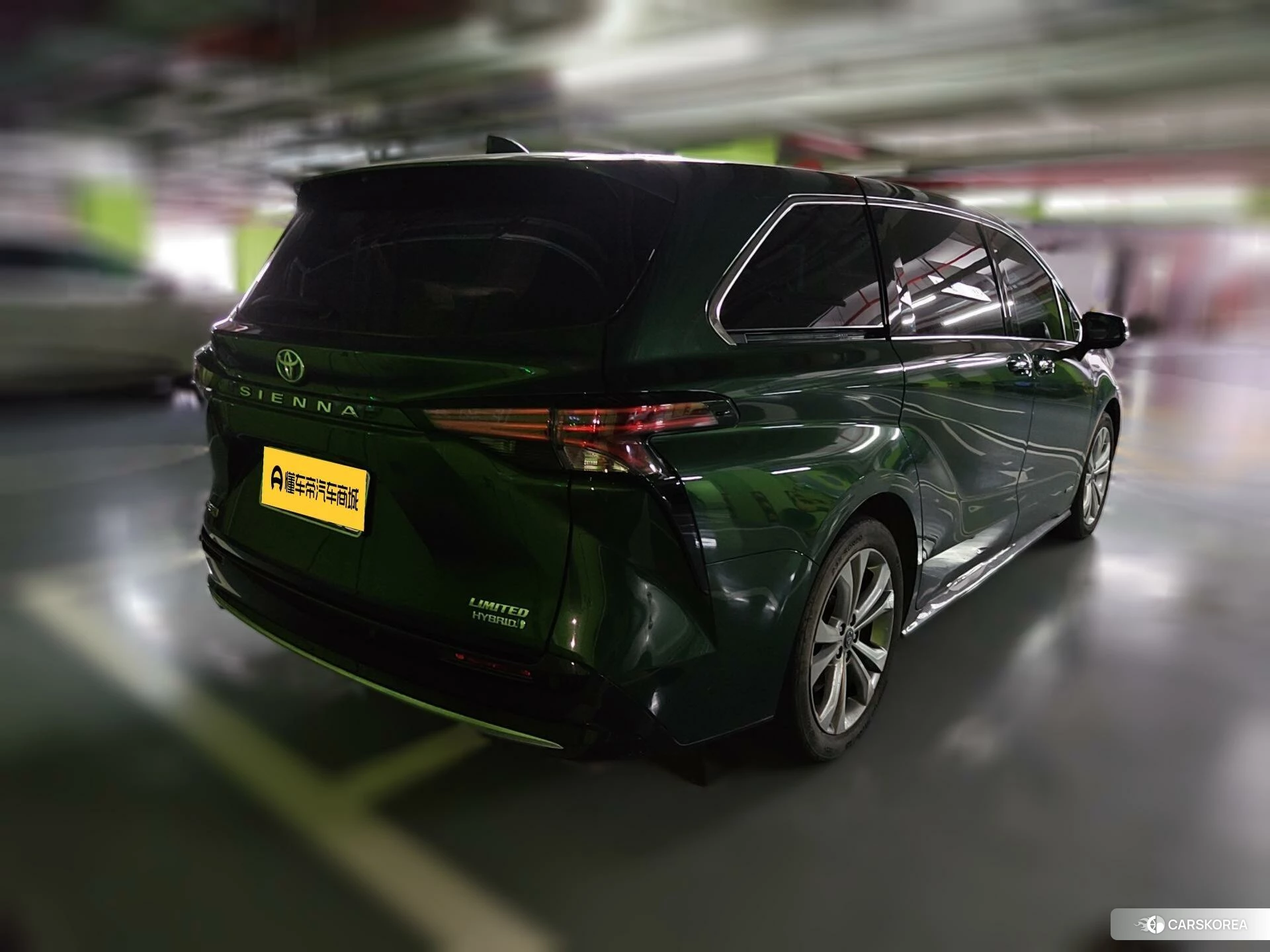 Toyota Sienna 2023 Зеленый из Китая, фото 4