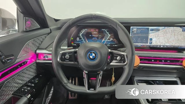 BMW i7 (G70) 2024 Черный двухцветный из Кореи, фото 4