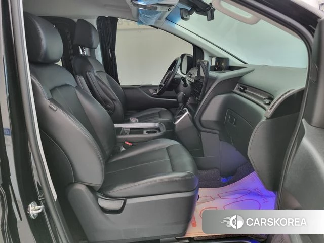 Hyundai Staria 2023 Черный из Кореи, фото 4