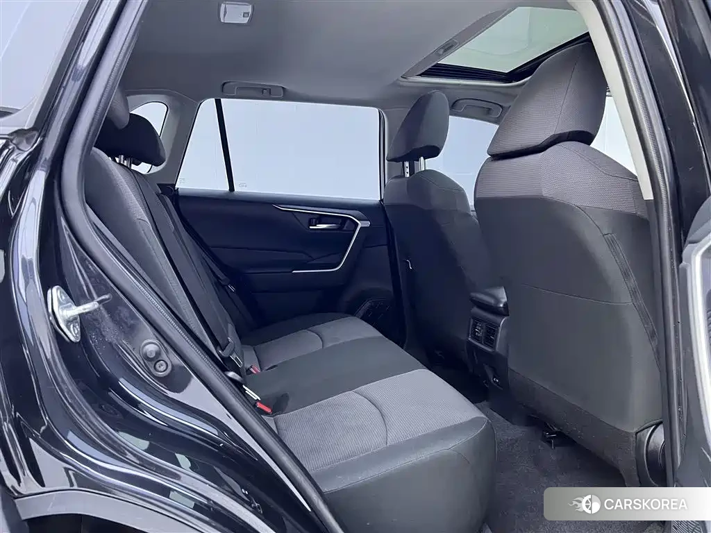 Toyota RAV4 2022 Черный из Китая, фото 4