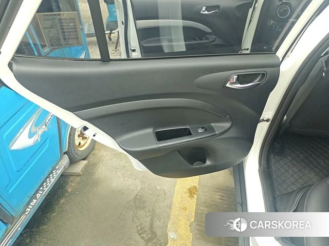 Kia KX1 2025 Белый из Китая, фото 4