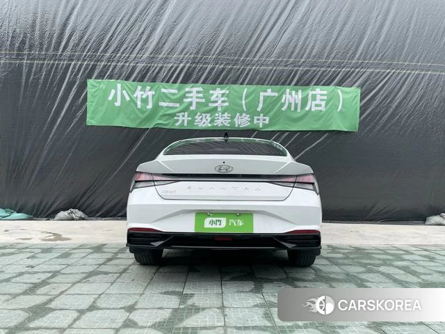 Hyundai Elantra 2023 Белый из Китая, фото 4