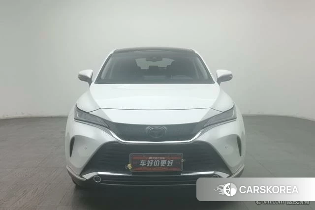 Toyota Harrier 2023 Белый из Китая, фото 4