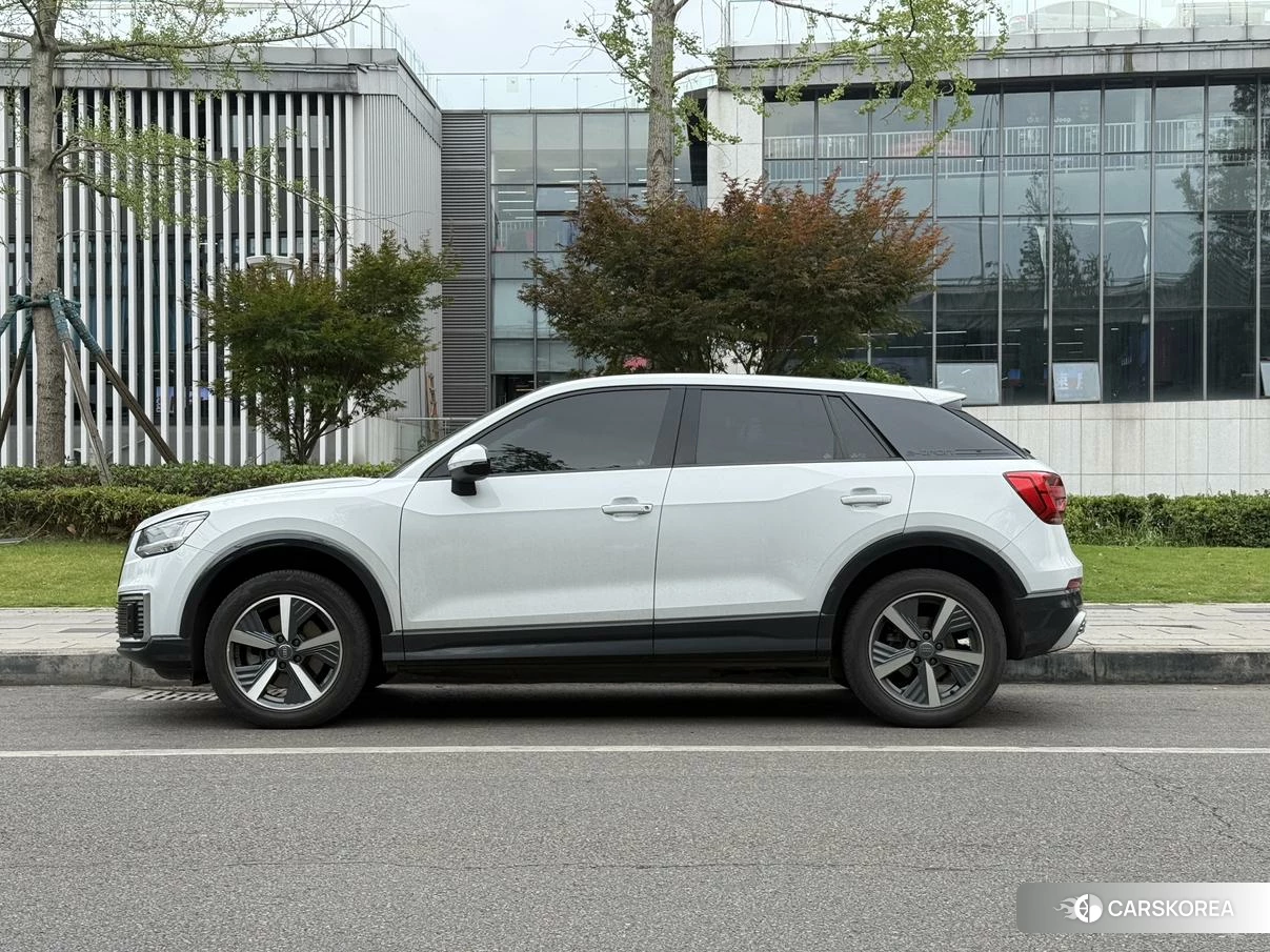 Audi Q2L 2019 Белый из Китая, фото 4