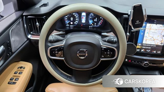 Volvo S60 3rd generation 2021 Белый из Кореи, фото 4