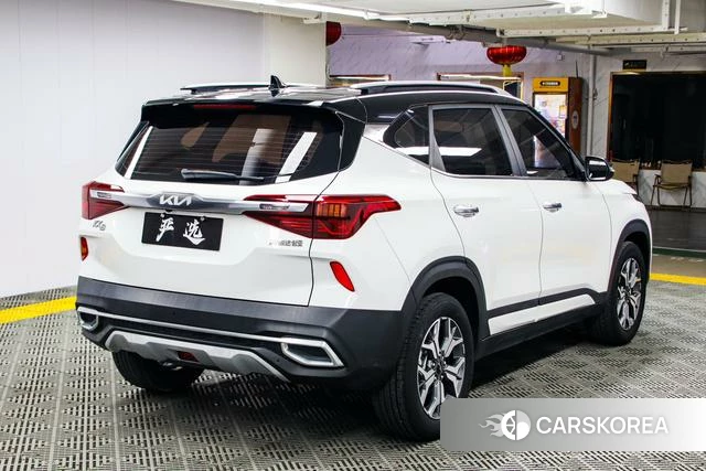Kia KX3 2021 Белый из Китая, фото 4