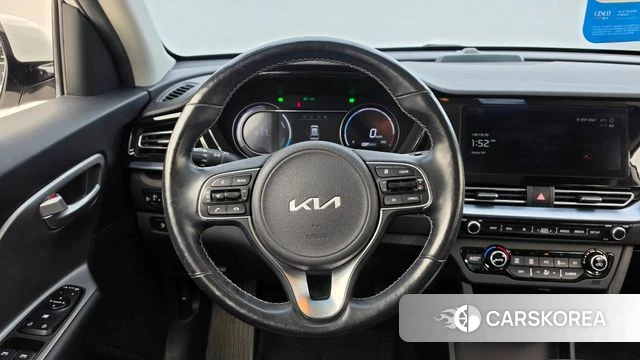 Kia Niro Plus 2023 Белый из Кореи, фото 4