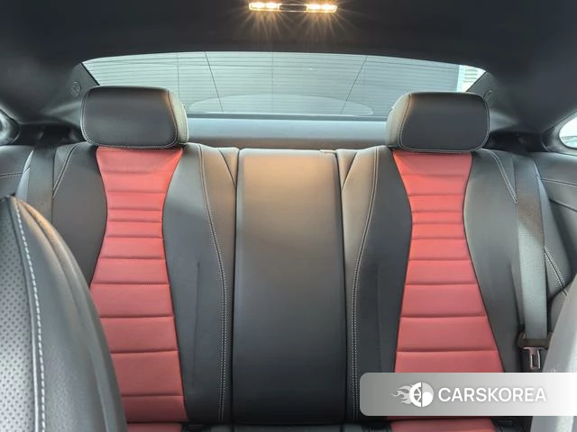 Mercedes-Benz E-Class 2023 Белый из Китая, фото 4