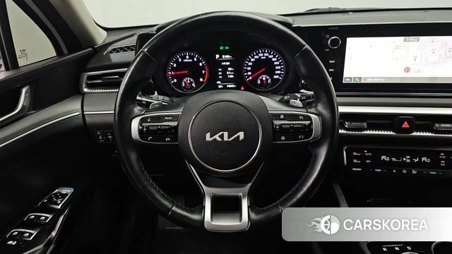 Kia K5 3rd generation 2023 Белый из Кореи, фото 4