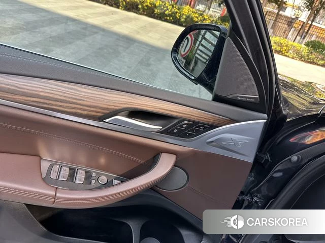 BMW X3 2021 Черный из Китая, фото 4