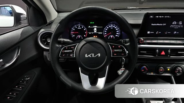 Kia The New K3 2nd generation 2023 Белый из Кореи, фото 4