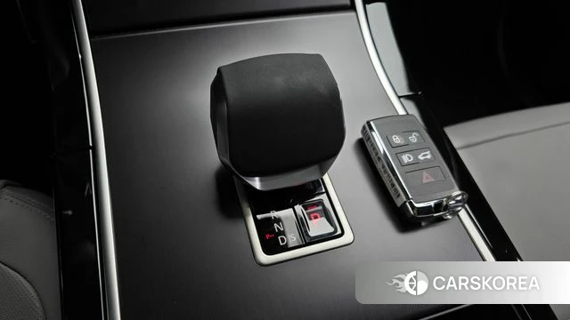 Land Rover Range Rover Velar 2026 Белый двухцветный из Кореи, фото 4