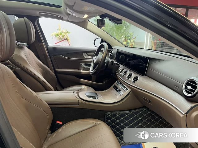 Mercedes-Benz E-Class 2021 Черный из Китая, фото 4