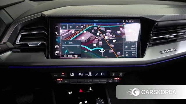 Audi Q4 e-Tron (F4) 2022 Серебристо-серый из Кореи, фото 4