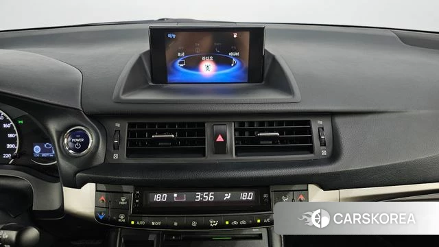 Lexus CT200h 2018 Белый из Кореи, фото 4