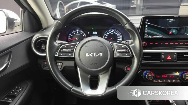 Kia The New K3 2nd generation 2021 Белый из Кореи, фото 4