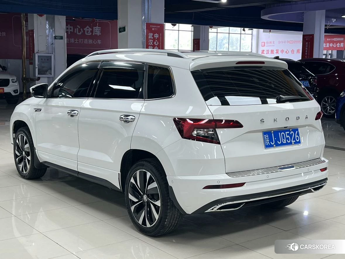 Skoda Karoq 2022 Белый из Китая, фото 4