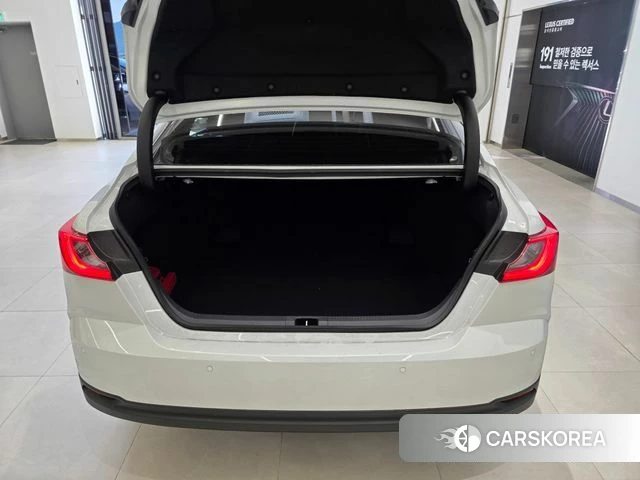 Toyota Camry (XV80) 2026 Белый из Кореи, фото 4